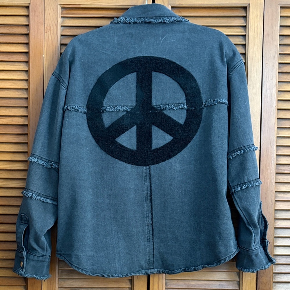 Vintage Black Denim Jacket with Stud Accents - Picture 4 of 4